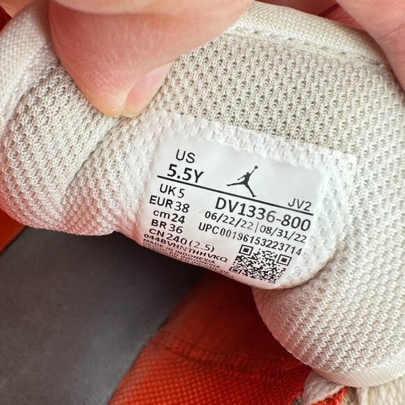 Nike Air Jordan 1 Mid Youth Size 5.5Y Women 7 DV1336-800 Orange Black White Shoe - Picture 10 of 11